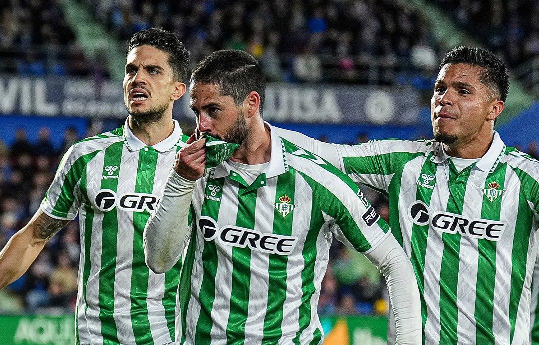 Isco Ghi Bàn Tạo Dấu Ấn Với Nụ Hôn Ngọt Ngào Dành Cho Vợ Sau Khi Đánh Bại Real Madrid
